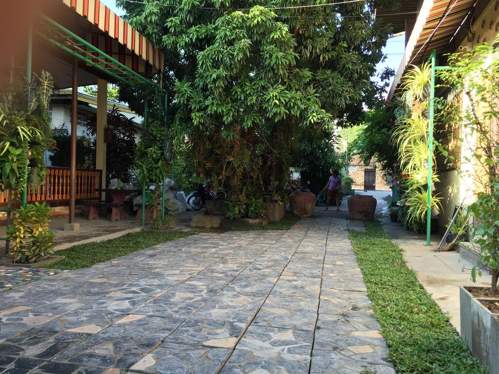 Siriwan Guest House Services